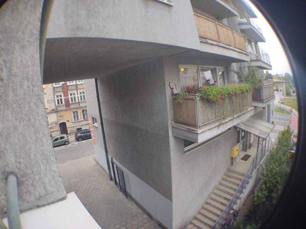 3030 Jana Spychalskiego 32 - Tanie Pokoje W Apartamencie - Samodzielne Zameldowanie - Self Check In Познань Экстерьер фото