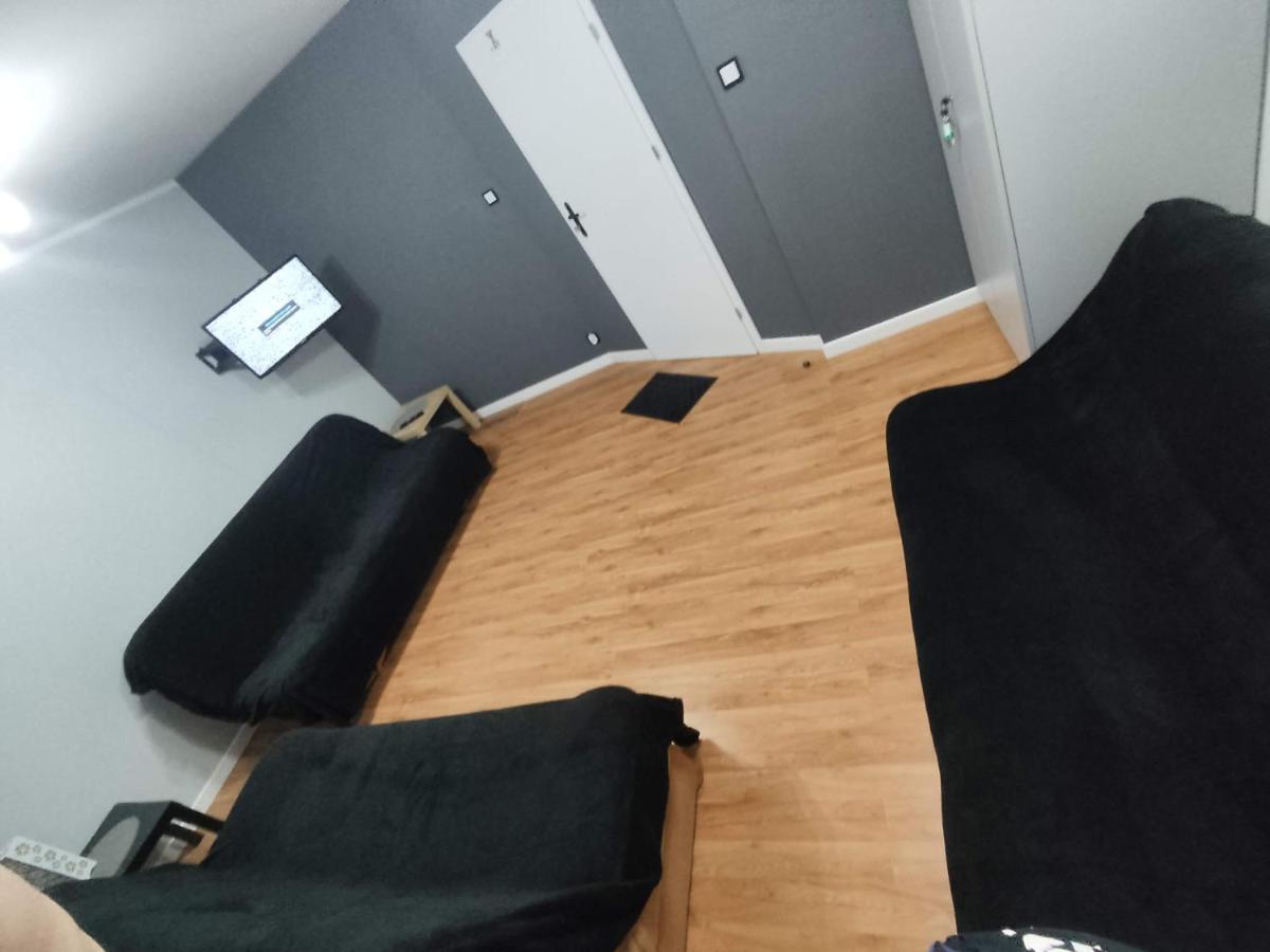 3030 Jana Spychalskiego 32 - Tanie Pokoje W Apartamencie - Samodzielne Zameldowanie - Self Check In Познань Экстерьер фото