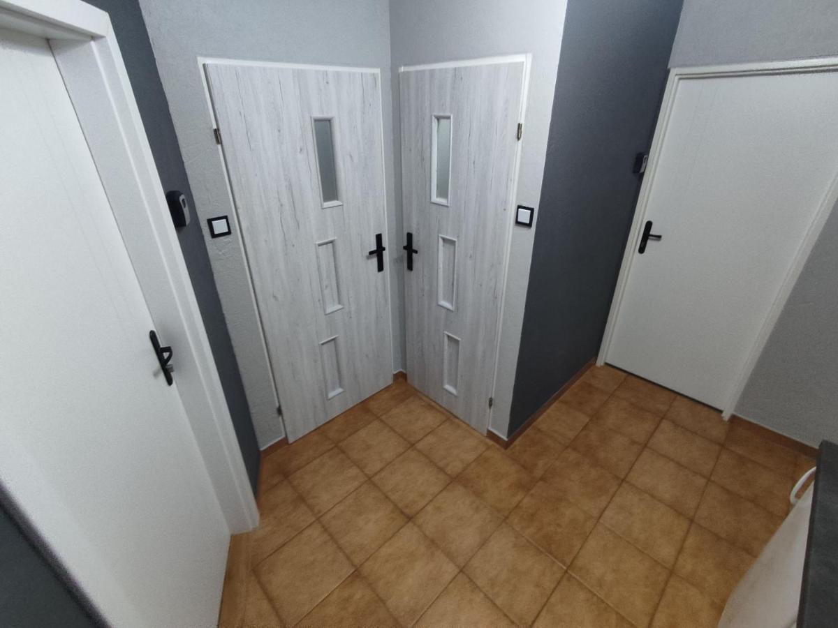 3030 Jana Spychalskiego 32 - Tanie Pokoje W Apartamencie - Samodzielne Zameldowanie - Self Check In Познань Экстерьер фото