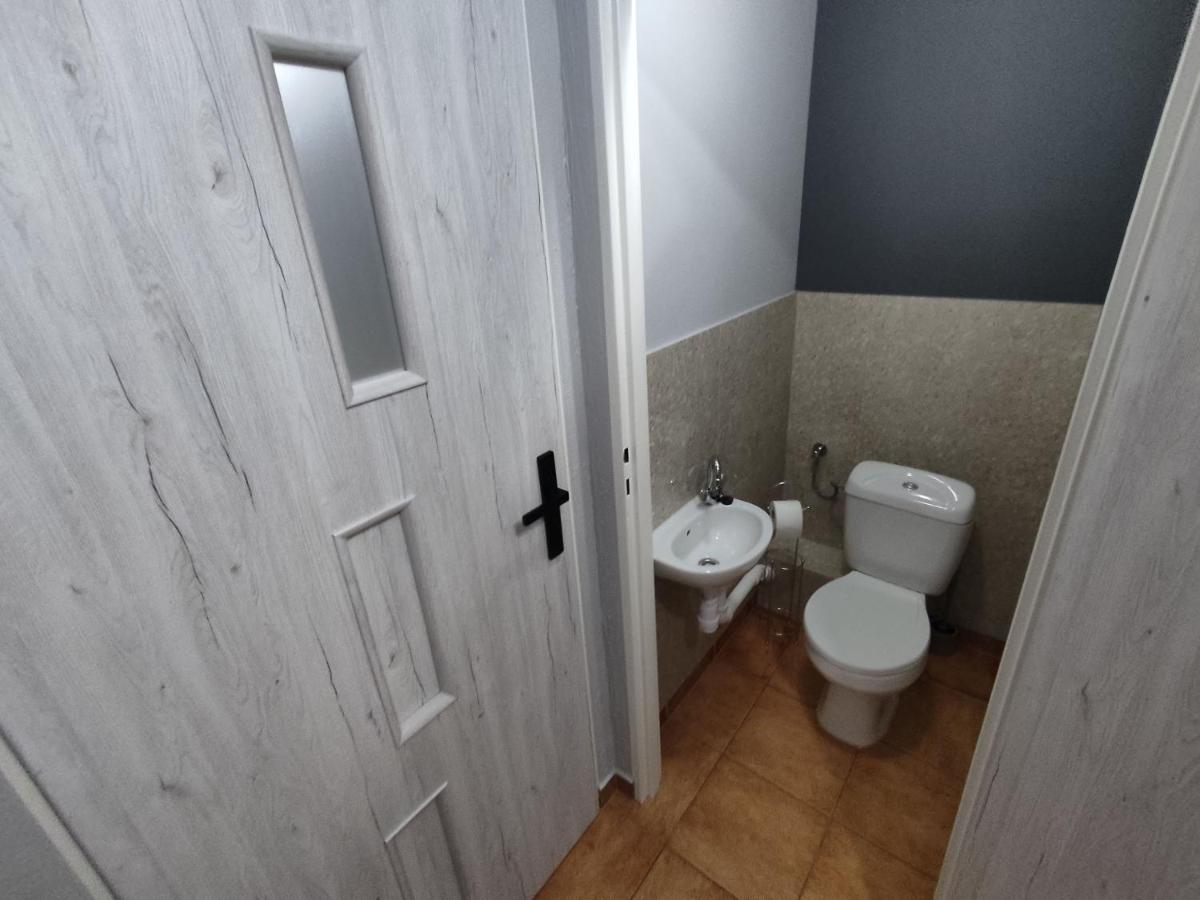 3030 Jana Spychalskiego 32 - Tanie Pokoje W Apartamencie - Samodzielne Zameldowanie - Self Check In Познань Экстерьер фото