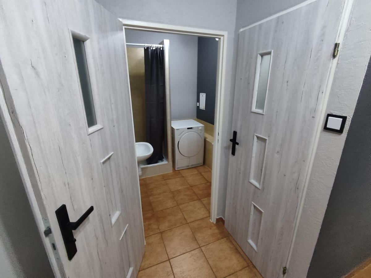 3030 Jana Spychalskiego 32 - Tanie Pokoje W Apartamencie - Samodzielne Zameldowanie - Self Check In Познань Экстерьер фото