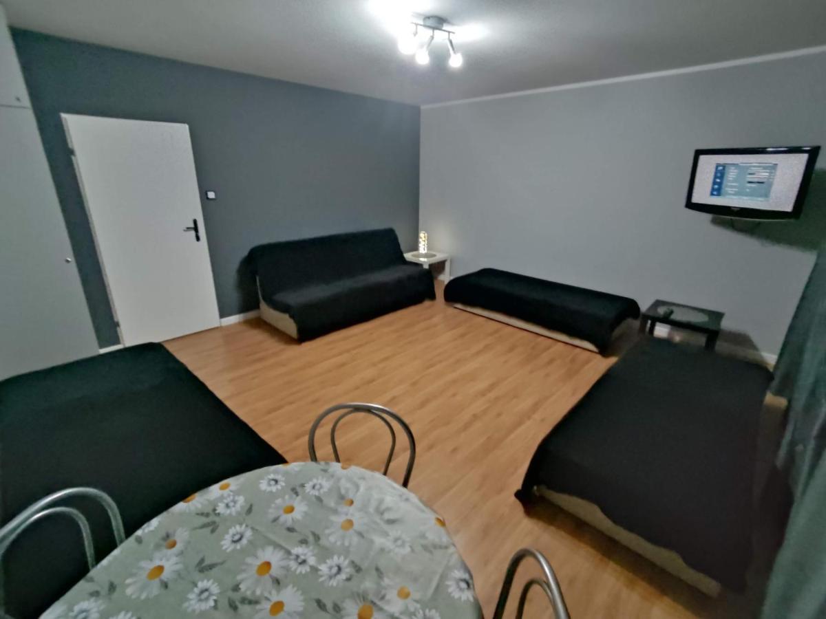 3030 Jana Spychalskiego 32 - Tanie Pokoje W Apartamencie - Samodzielne Zameldowanie - Self Check In Познань Экстерьер фото
