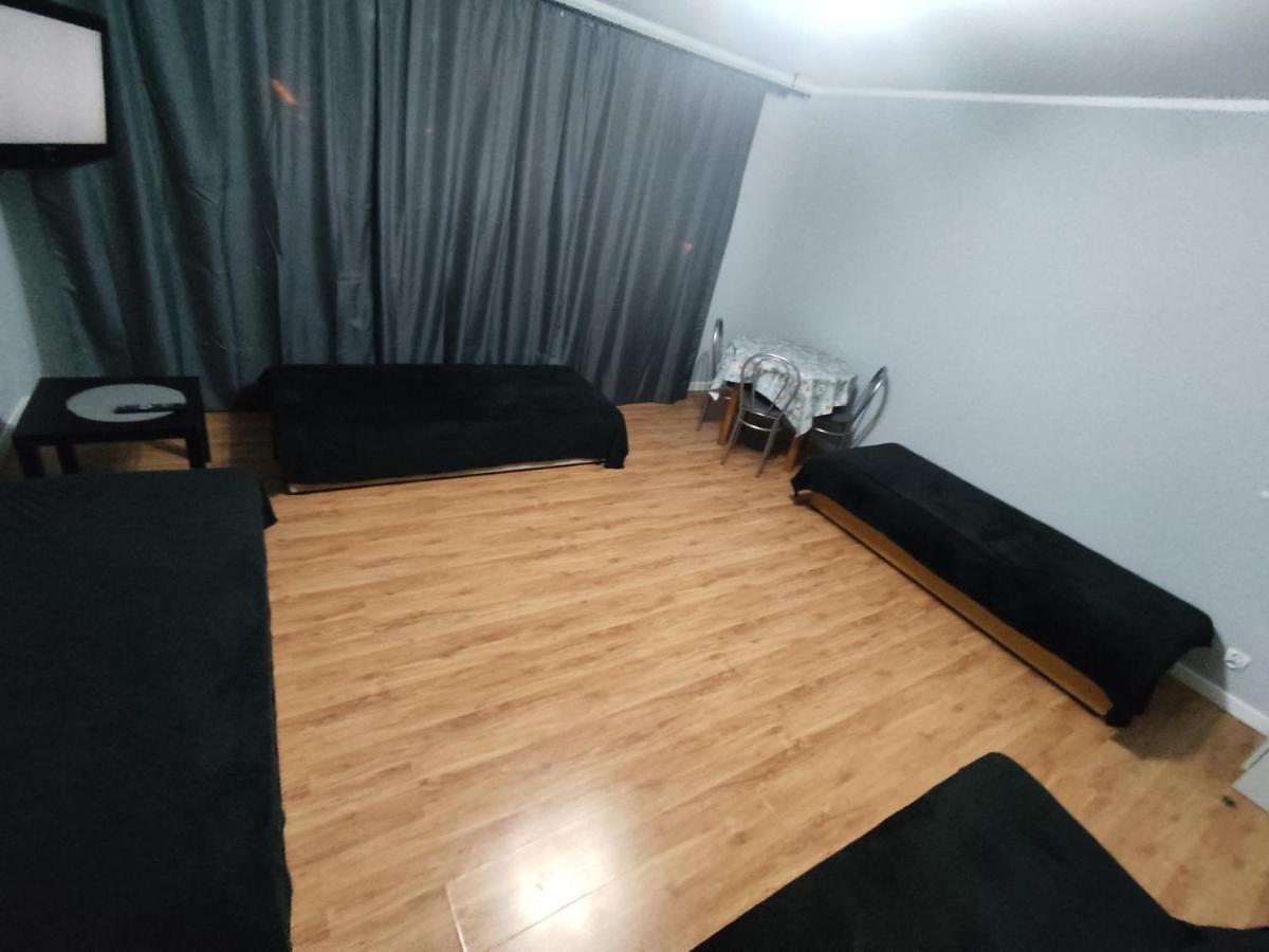 3030 Jana Spychalskiego 32 - Tanie Pokoje W Apartamencie - Samodzielne Zameldowanie - Self Check In Познань Экстерьер фото